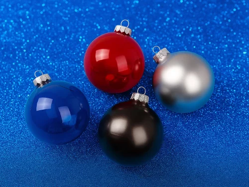 Стеклянный елочный шар Christmas bauble, серебро, металлик, с серебристым колпачком в черной коробке фото 5 Стеклянный елочный шар Christmas bauble, серебро, металлик, с серебристым колпачком в черной коробке фото 5