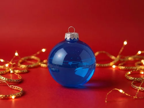 Стеклянный елочный шар Christmas bauble, синий прозрачный, с серебристым колпачком в черной коробке фото 4