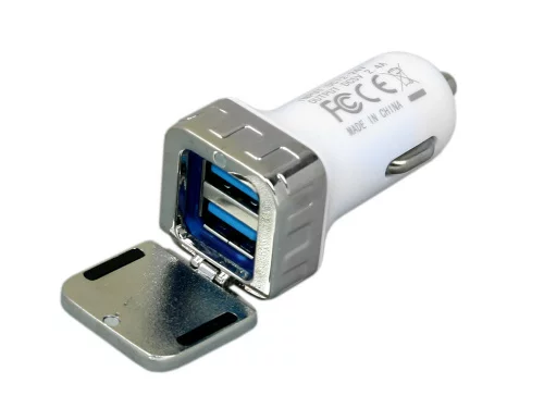 Автомобильная зарядка CC-03, 2 USB порта, квадратное основание для логотипа, серебро фото 2 Автомобильная зарядка CC-03, 2 USB порта, квадратное основание для логотипа, серебро фото 2